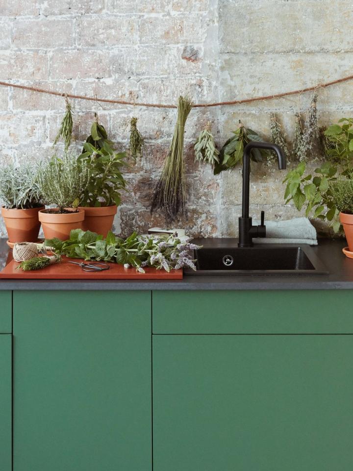 DIY : créez un présentoir d'herbes aromatiques _ Maplantemonbonheur.fr