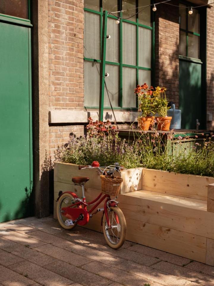 DIY : un banc-jardinière qui accroche le regard _ Maplantemonbonheur.fr