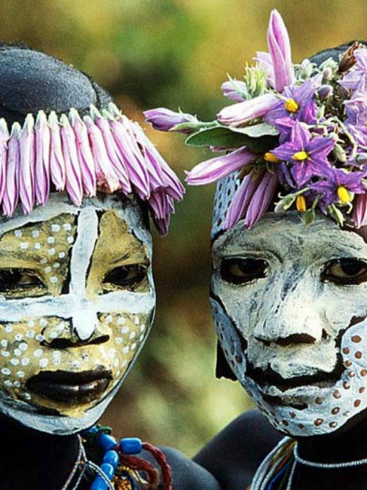 Hans Silvester Surma & Mursi tribe East Africa's Omo Valley Mooiwatplantendoen