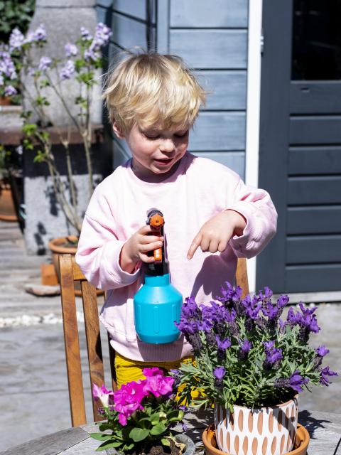 Enjoy the garden with kids Thejoyofplants.co.uk